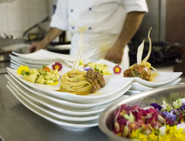 hotel-cernia-sant-andrea-elba-restaurant-pasta.jpg