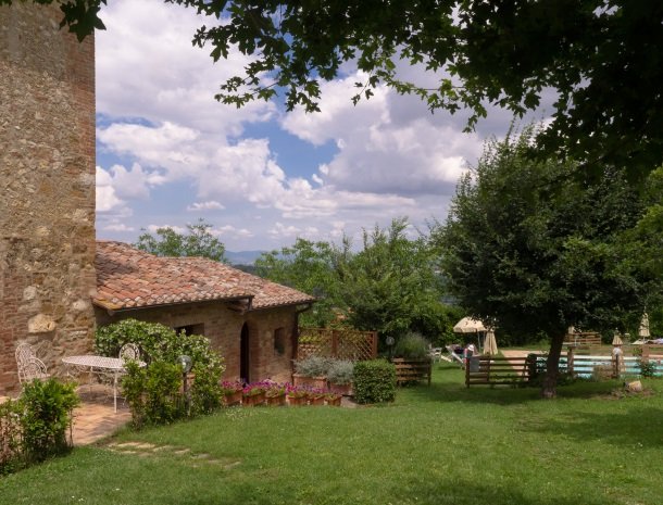 agriturismo-nobile-montepulciano-appartementen-zwembad.jpg