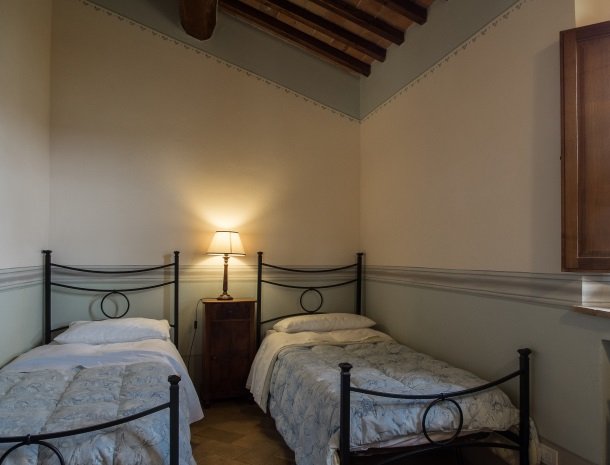 agriturismo-nobile-montepulciano-toscane-appartement-pollaio-slaapkamer-kinderen.jpg