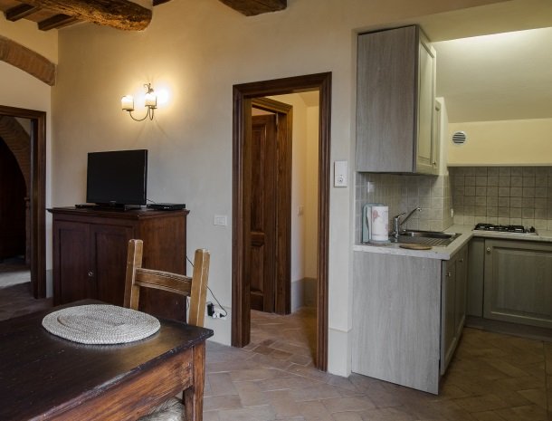 agriturismo-nobile-montepulciano-toscane-appartement-cantina-keuken.jpg