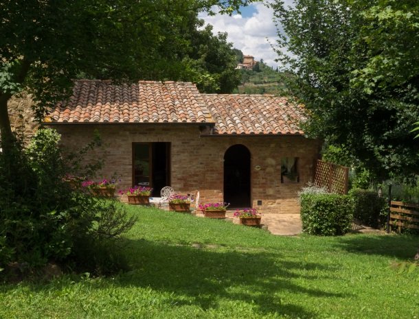 agriturismo-nobile-montepulciano-toscane-appartement-pollaio-terras.jpg