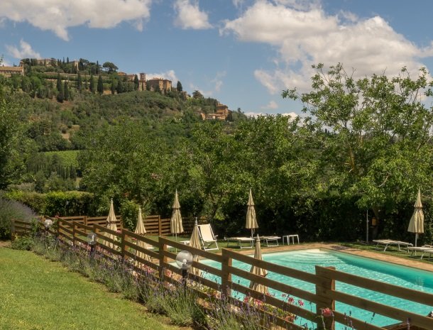 agriturismo-nobile-montepulciano-toscane-appartementen-zwembad-uitzicht.jpg