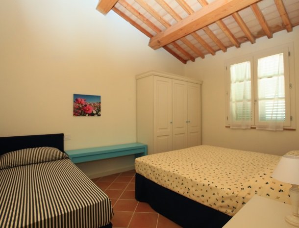 agriturismo-campallegro-cecina-appartement-ilturchese-slaapkamer.jpg