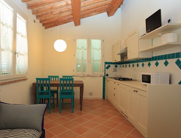 agriturismo-campallegro-cecina-appartement-lagiada-keuken.jpg
