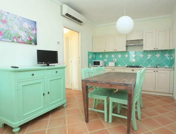 agriturismo-campallegro-cecina-appartement-acquamarina-keuken.jpg