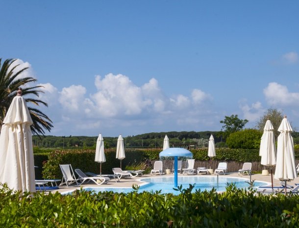 agriturismo-campallegro-cecina-zwembad.jpg
