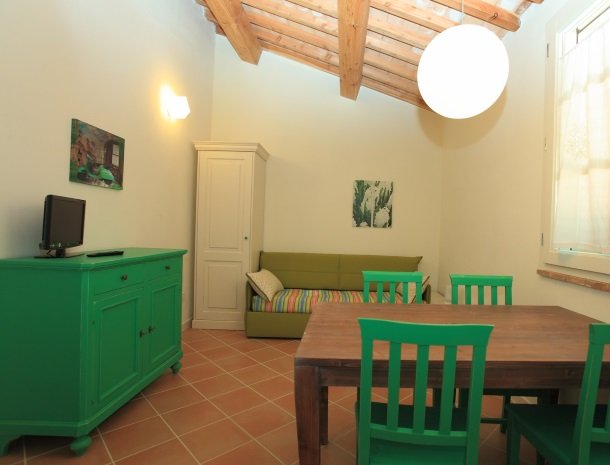 agriturismo-campallegro-cecina-appartement-smeraldo-woonkamer.jpg