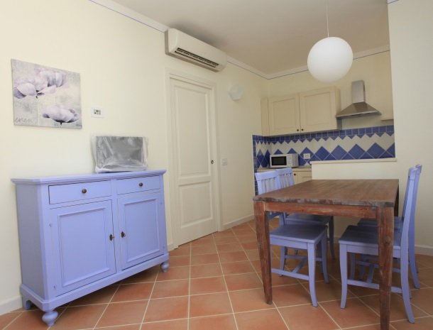 agriturismo-campallegro-cecina-appartement-lapervinca-keuken.jpg