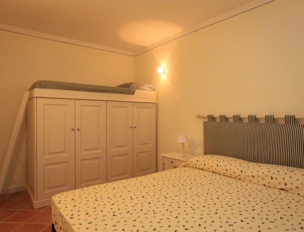 agriturismo-campallegro-cecina-appartement-lapervinca-slaapkamer.jpg