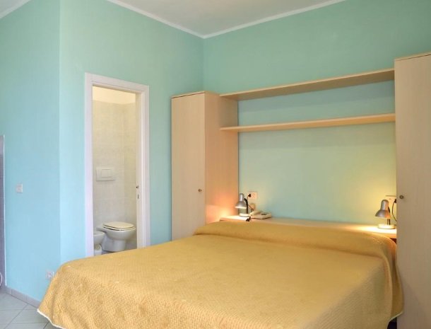 residence-minihotel-lacona-appartementen-studio-bed.jpg