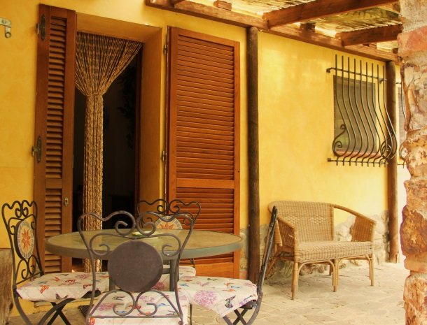 agrisantanna-appartementen-toscane-terras.jpg