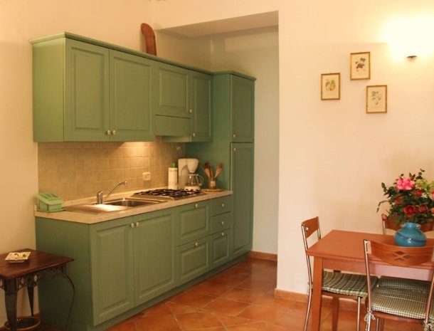 agrisantanna-appartementen-toscane-keuken-verde.jpg