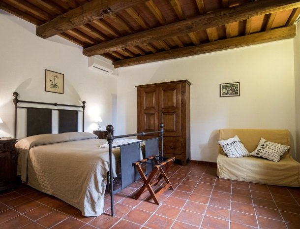 agriturismo-podere-santa-croce-toscane-kamer-standaard-extra-bed.jpg