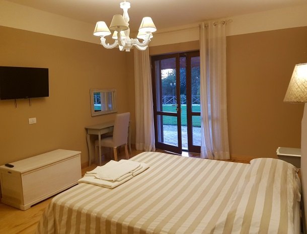 agriturismo-podere-santa-croce-toscane-kamer-superior-bed.jpg
