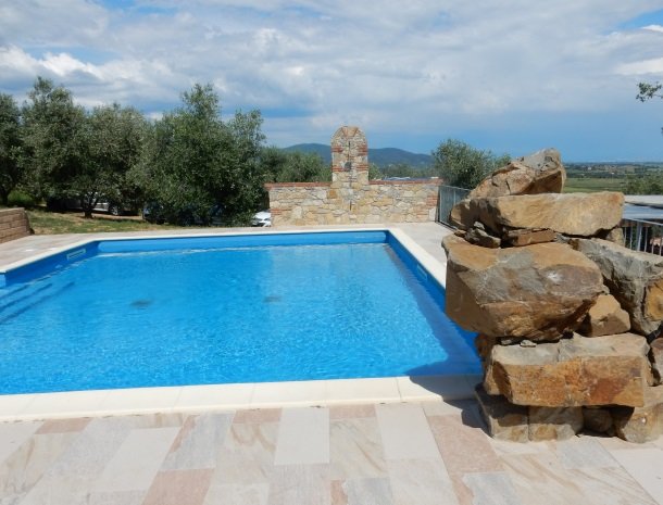 agriturismo-casetta-di-valentina-castiglione-della-pescaia-zwembad.jpg
