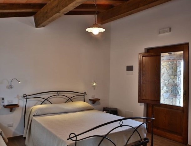 agriturismo-casetta-di-valentina-castiglione-della-pescaia-slaapkamer.jpg