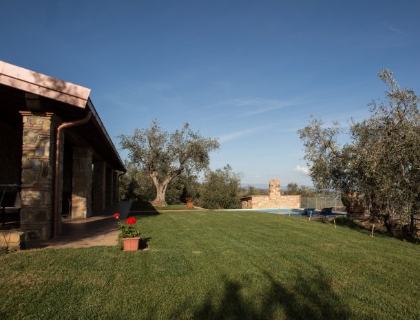 agriturismo-casetta-di-valentina-castiglione-della-pescaia-tuin-zwembad.jpg