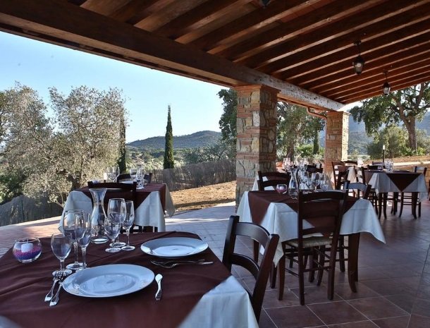 agriturismo-casetta-di-valentina-castiglione-della-pescaia-terras-diner.jpg