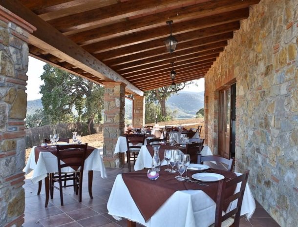 agriturismo-casetta-di-valentina-castiglione-della-pescaia-restaurant.jpg