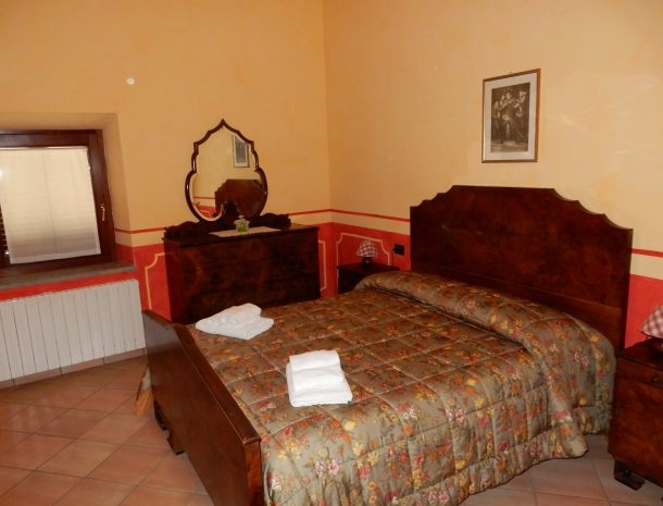 agriturismo-il-ghiaccio-suvereto-appartement-slaapkamer.jpg