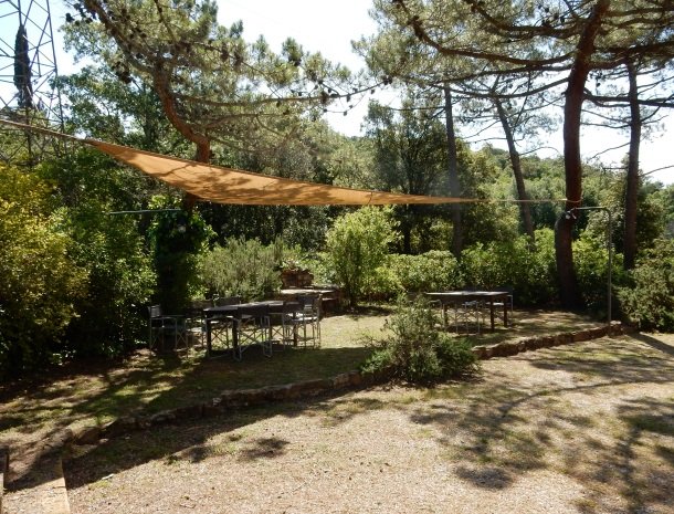 agriturismo-il-ghiaccio-suvereto-tuin-barbecue.jpg