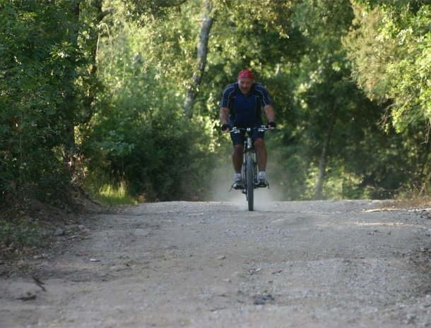 agriturismo-il-ghiaccio-suvereto-mountainbiken.jpg