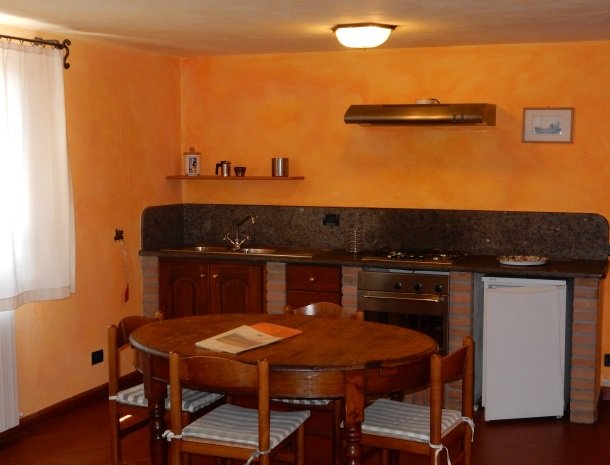 agriturismo-il-ghiaccio-suvereto-appartement-keuken.jpg