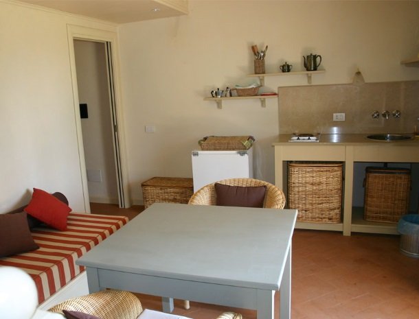 agriturismo-il-ghiaccio-suvereto-suite-keuken.jpg