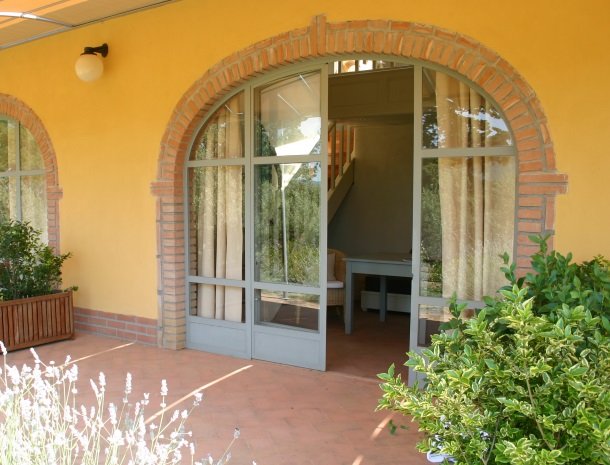 agriturismo-il-ghiaccio-suvereto-suite-ingang.jpg