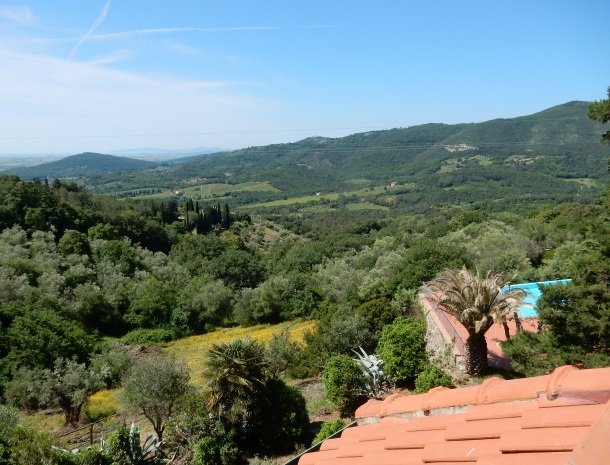agriturismo-il-ghiaccio-suvereto-appartement-uitzicht.jpg