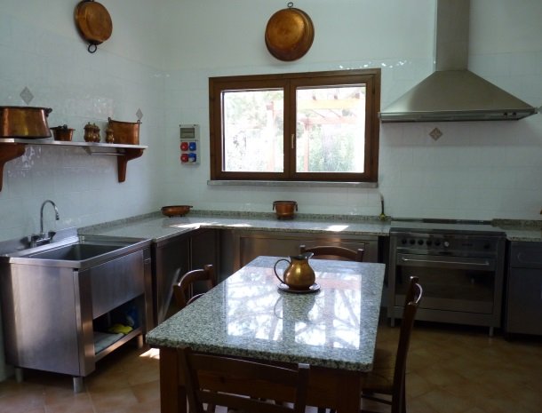 agriturismo-la-rombaia-castiglione-della-pescaia-appartement-mangiatoia-keuken.jpg