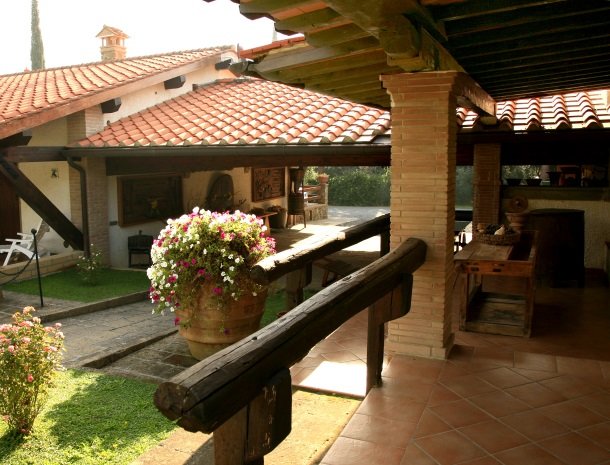 agriturismo-la-rombaia-castiglione-della-pescaia-appartement-detail-terras.jpg