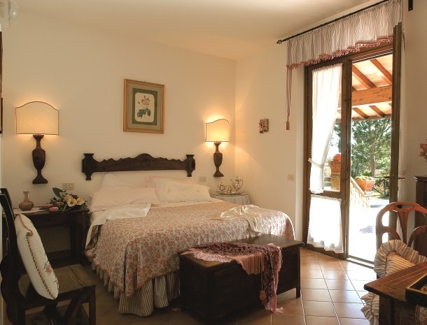 agriturismo-la-rombaia-castiglione-della-pescaia-appartement-essiccatoio-slaapkamer.jpg