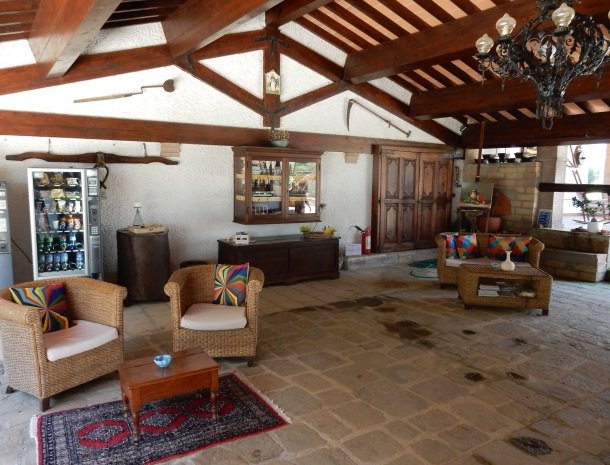 agriturismo-la-rombaia-castiglione-della-pescaia-lounge-buiten.jpg