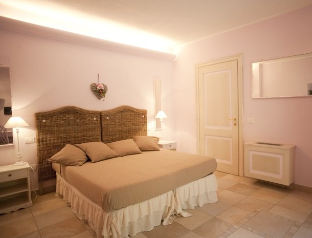 agriturismo-la-cianella-maremma-slaapkamer-romantisch.jpg