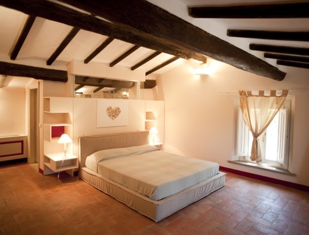 agriturismo-la-cianella-maremma-slaapkamer-ruim.jpg