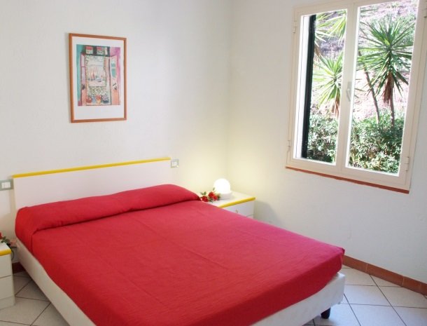 residence-della-luna-porto-azzurro-elba-appartementen-slaapkamer.jpg
