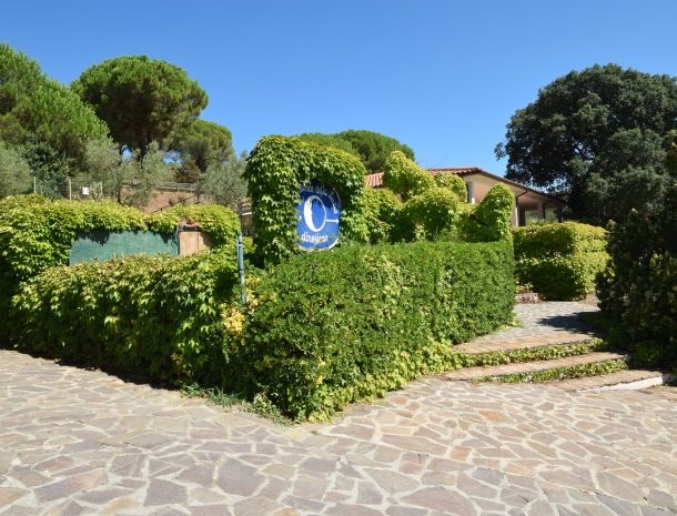 residence-della-luna-porto-azzurro-elba-appartementen-ingang.jpg