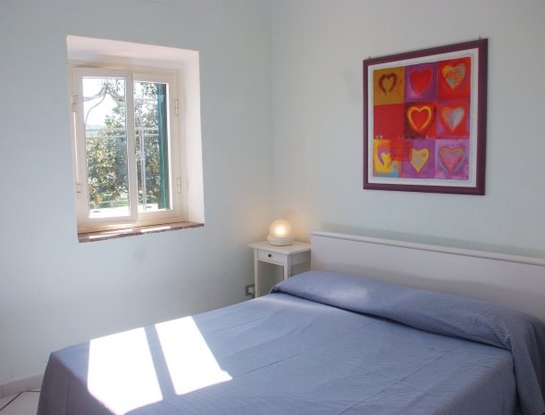 residence-della-luna-porto-azzurro-elba-appartementen-bed.jpg