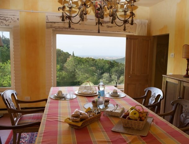 agriturismo-il-ghiaccio-suvereto-casa-francesca-eettafel.jpg