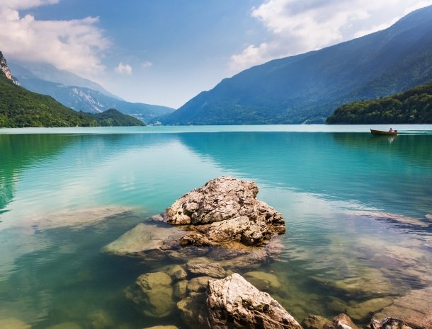 lago di molveno.jpg