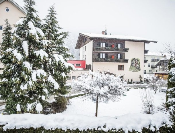 hotel-zur-post-dobriach-winter.jpg