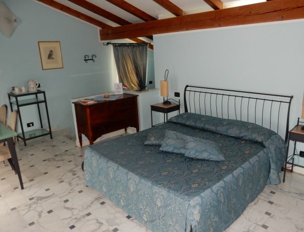 relais-le-ville-ligurie-la-spezia-slaapkamer-suite.jpg