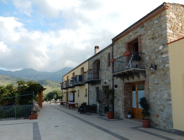 agriturismo-le-campanelle-lascari-sicilie-voorkant.jpg