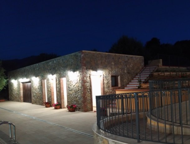 agriturismo-le-campanelle-lascari-avond.jpg