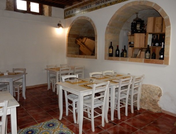 baglio-siciliamo-noto-sicilie-restaurant-binnen.jpg
