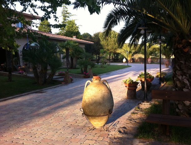 agriturismo-il-drago-piazza-armerina-tuin-namiddag.jpg