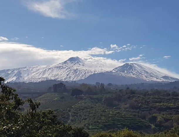 etna-hotel-giarre-sicilie-vulkaan-sneeuw.jpg