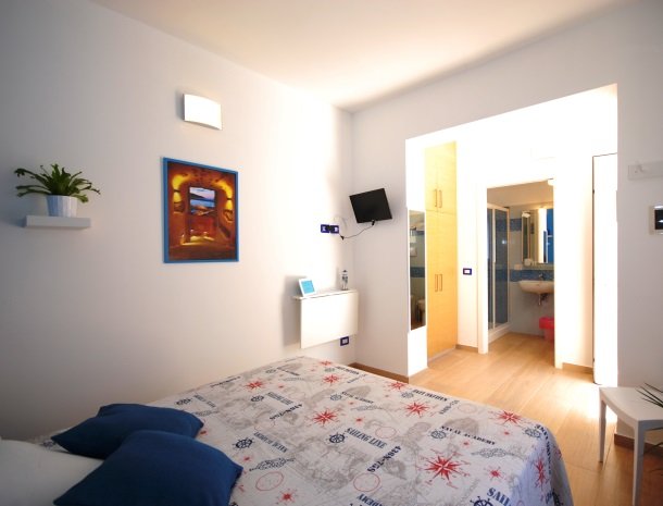 casa-azul-bed-and-breakfast-castellammare-del-golfo-slaapkamer.jpg