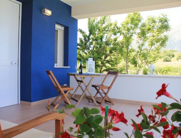 casa-azul-bed-and-breakfast-castellammare-del-golfo-terras-kamer.jpg